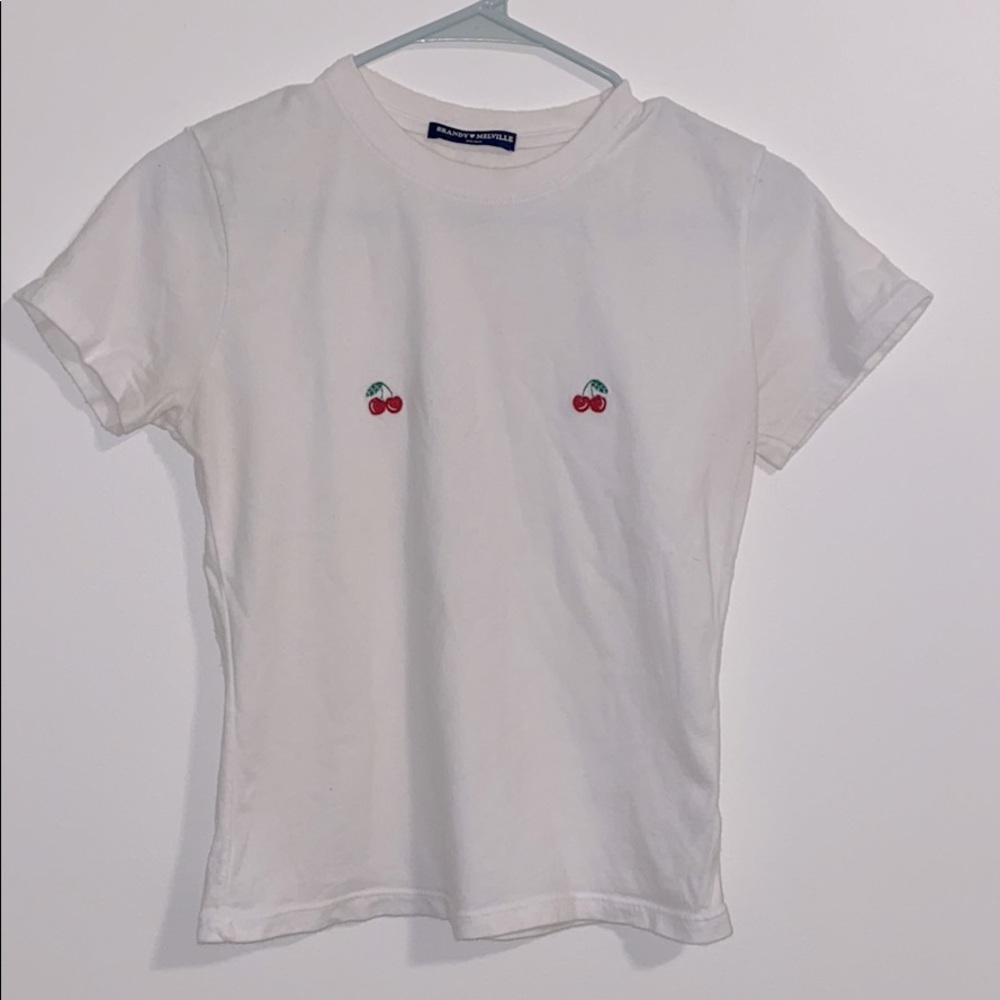 White brandy Melville t-shirt